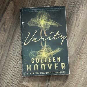 Verity by Colleen Hoover Paperback